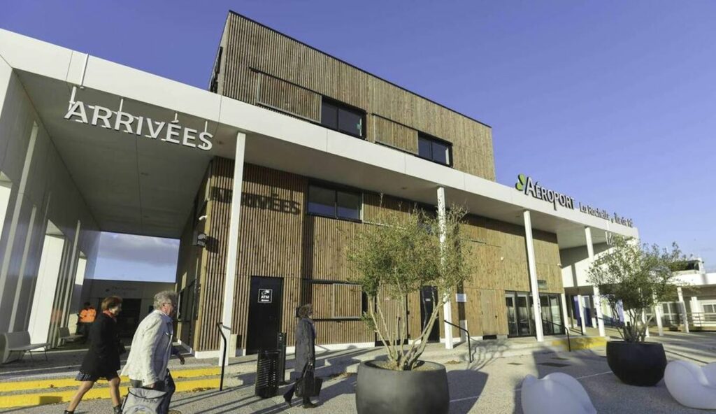 Aéroport La Rochelle vol destination voyage vols direct nouvelles destinations 2026 2027 agence de voyages aéroport La Rochelle Ile de Ré, agences de voyage